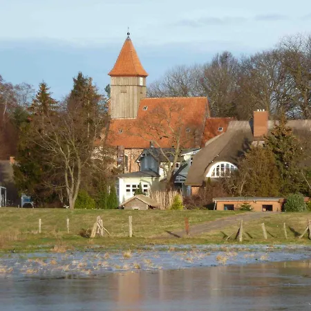 Reetdachhaus Am Bodden Апартаменты