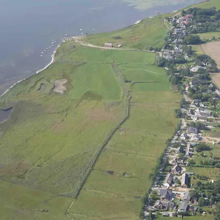 Reetdachhaus Am Bodden 아파트 *