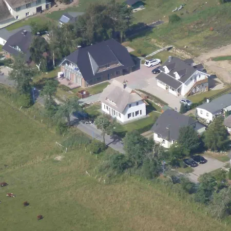 Reetdachhaus Am Bodden * Middelhagen